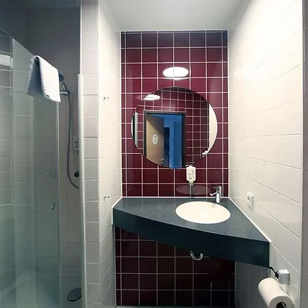 B&B Hotel Weimar Отель