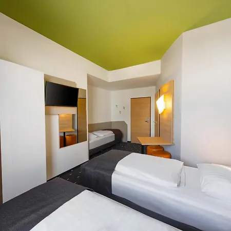Отель B&B Hotel Weimar 3*